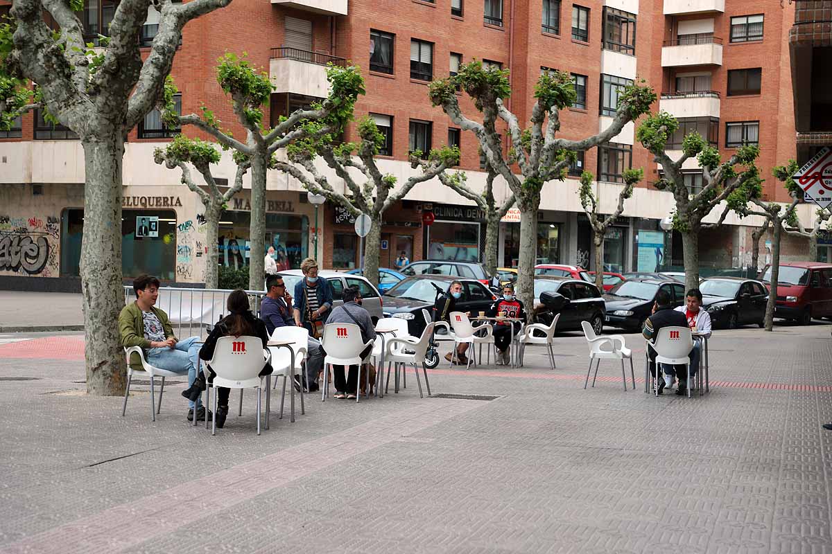 Desescalada Fotos: Tarde de cafés y cañas con amigos en Burgos