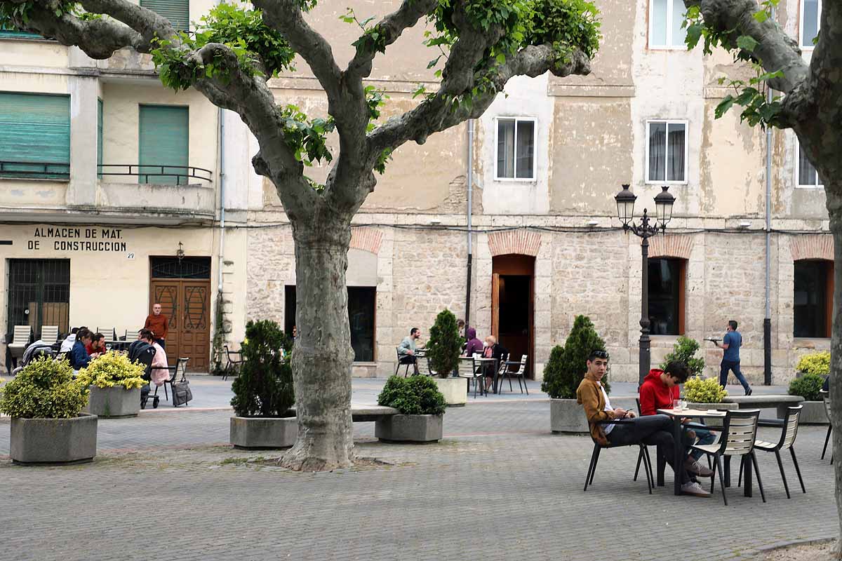 Desescalada Fotos: Tarde de cafés y cañas con amigos en Burgos