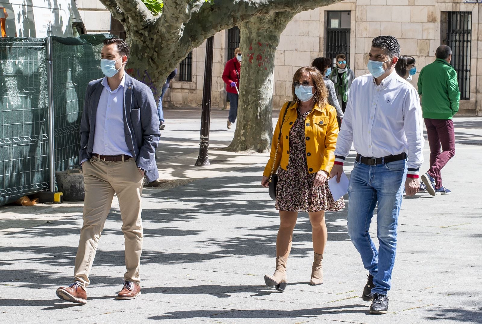 Fotos: Apoyo simbólico a la hostelería de PSOE y Cs