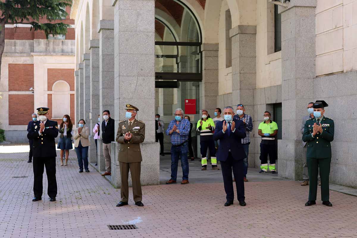 Las instituciones oficiales homenajean a las víctimas de la covid-19 en Burgos