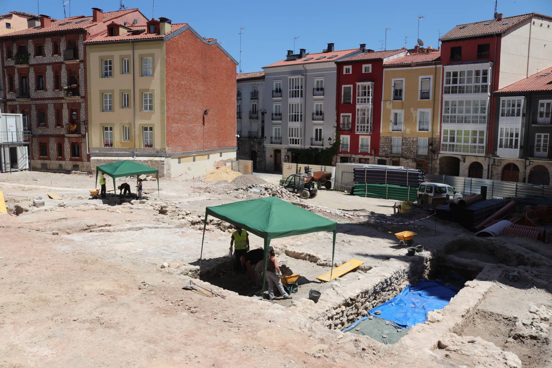 En la Llana de Afuera se han localizado restos de varias viviendas. 