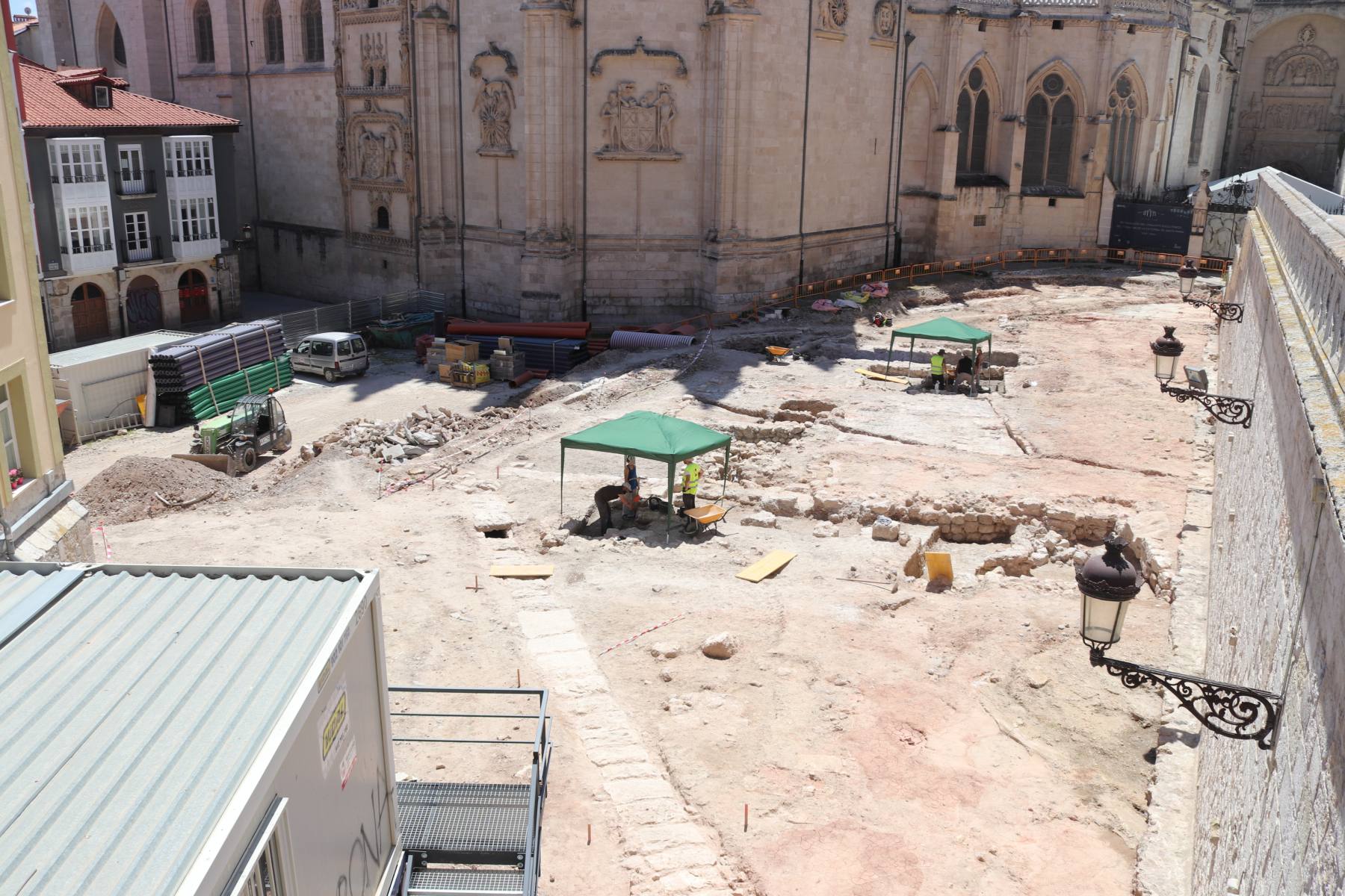 En la Llana de Afuera se han localizado restos de varias viviendas. 