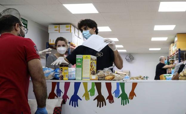 La crisis eleva a 1.300 las personas mayores atendidas por Cáritas en Castilla y León