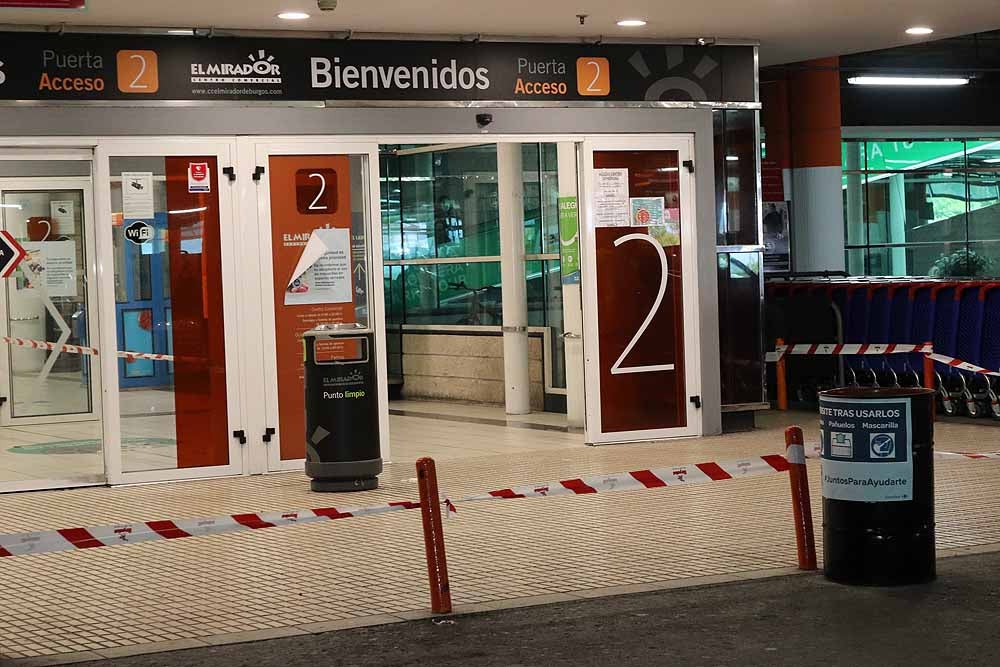 Fotos: Los centros comerciales de Burgos reabren con ilusión