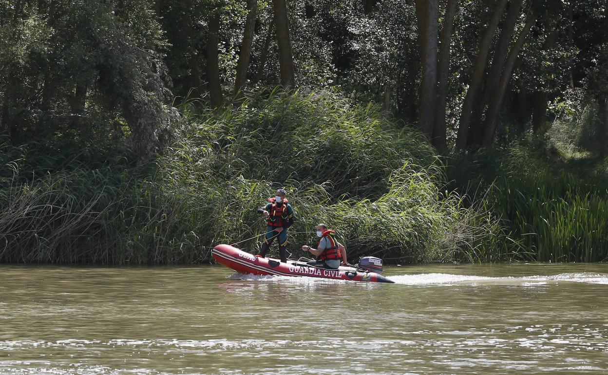 La Guardia Civil mantiene el operativo de búsqueda del cocodrilo durante un día más