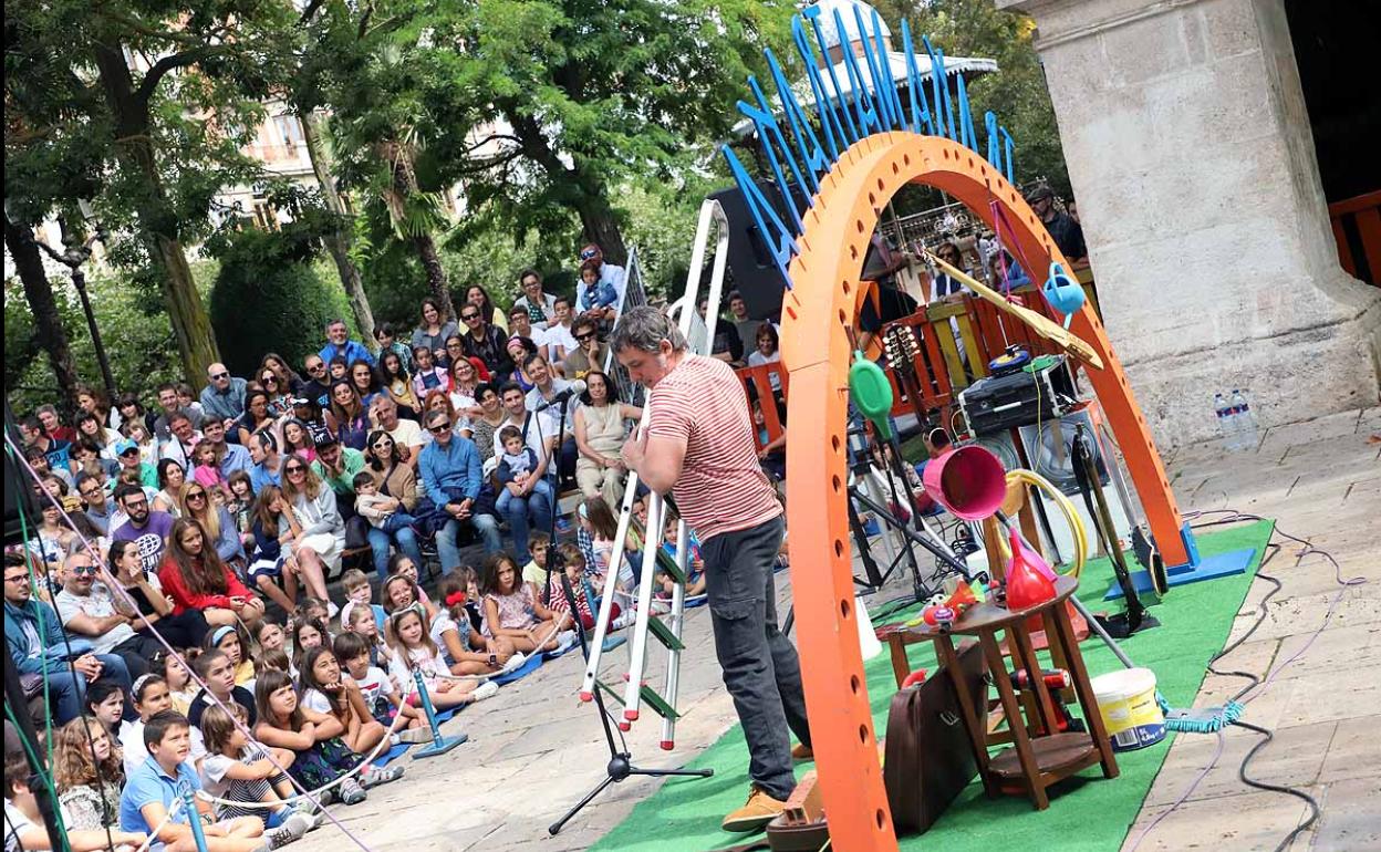 Los espectáculos de calle tradicionales tampoco tienen cabida en la covid-19.