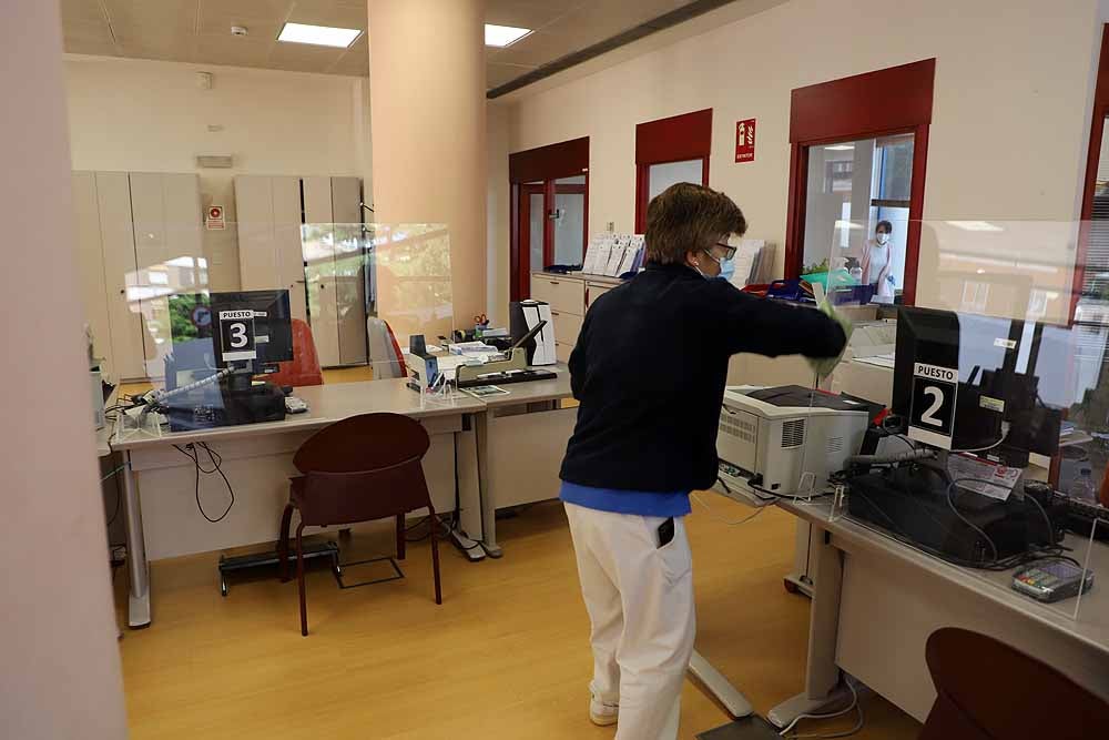 Fotos: Tráfico reabre al público con medidas de seguridad y refuerzo en la desinfección