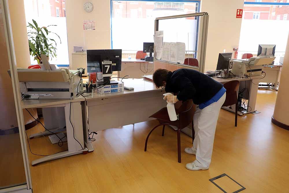 Fotos: Tráfico reabre al público con medidas de seguridad y refuerzo en la desinfección