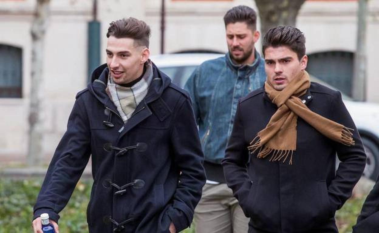 Llegada de los tres acusados a la Audiencia Provincial de Burgos. 