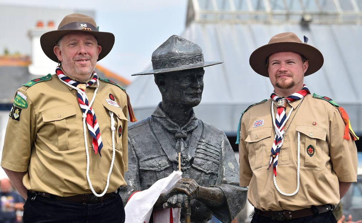 Una estatua del fundador de los 'scouts', Robert Baden-Powell