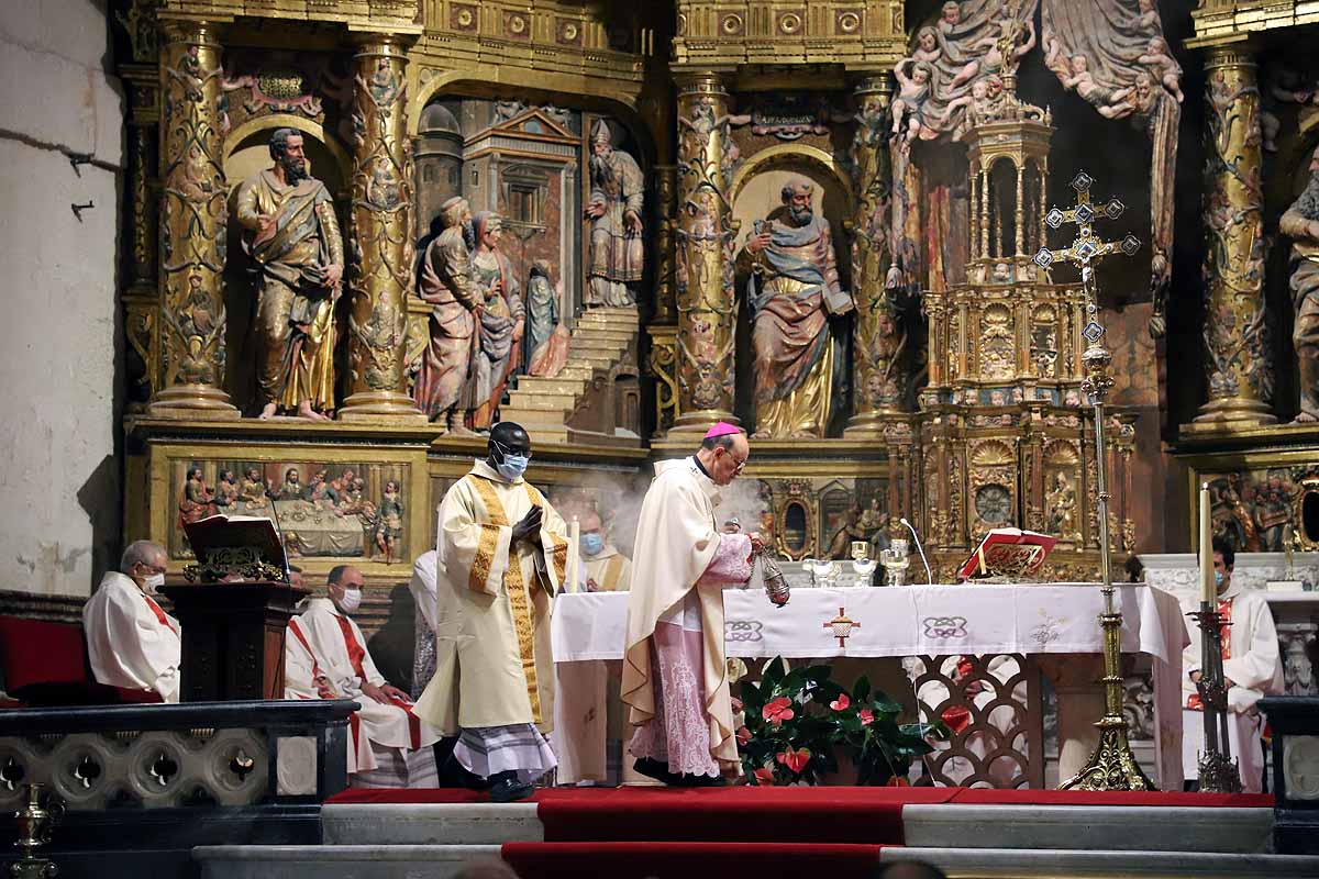 Fotos: El Corpus en tiempos de pandemia en Burgos