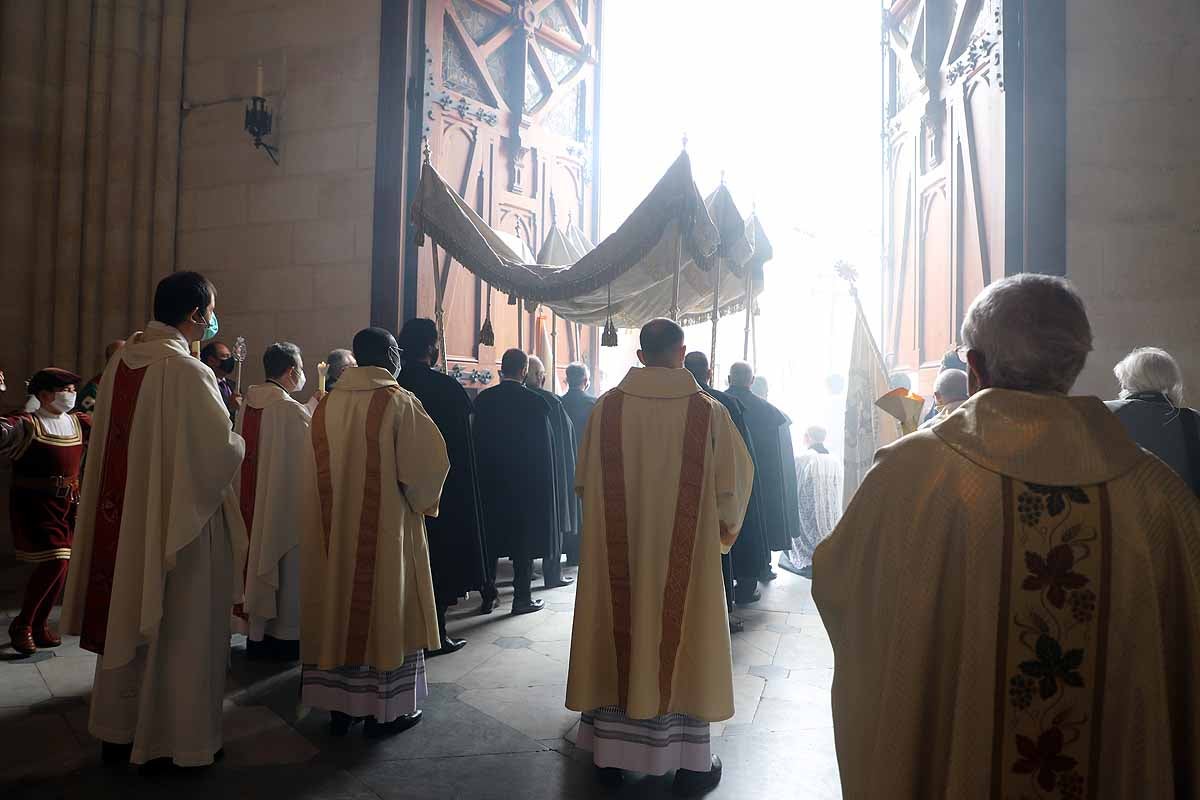 Fotos: El Corpus en tiempos de pandemia en Burgos