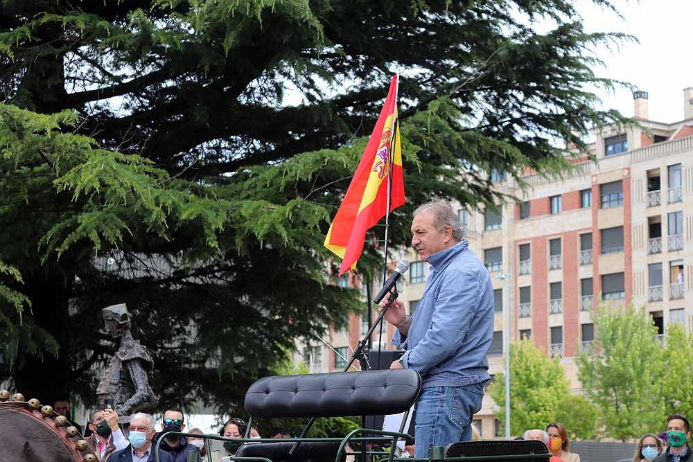 Fotos: El mundo del toro sale a la calle en Burgos para exigir libertad e igualdad de trato para aficionados y profesionales