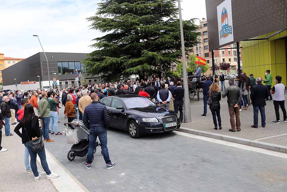 Fotos: El mundo del toro sale a la calle en Burgos para exigir libertad e igualdad de trato para aficionados y profesionales