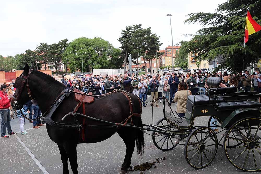 Fotos: El mundo del toro sale a la calle en Burgos para exigir libertad e igualdad de trato para aficionados y profesionales