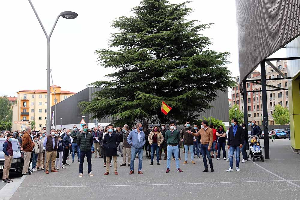 Fotos: El mundo del toro sale a la calle en Burgos para exigir libertad e igualdad de trato para aficionados y profesionales