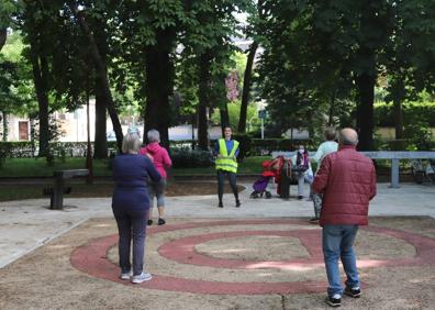 Imagen secundaria 1 - De la esterilla en casa al ejercicio al aire libre, los burgaleses se ponen en forma