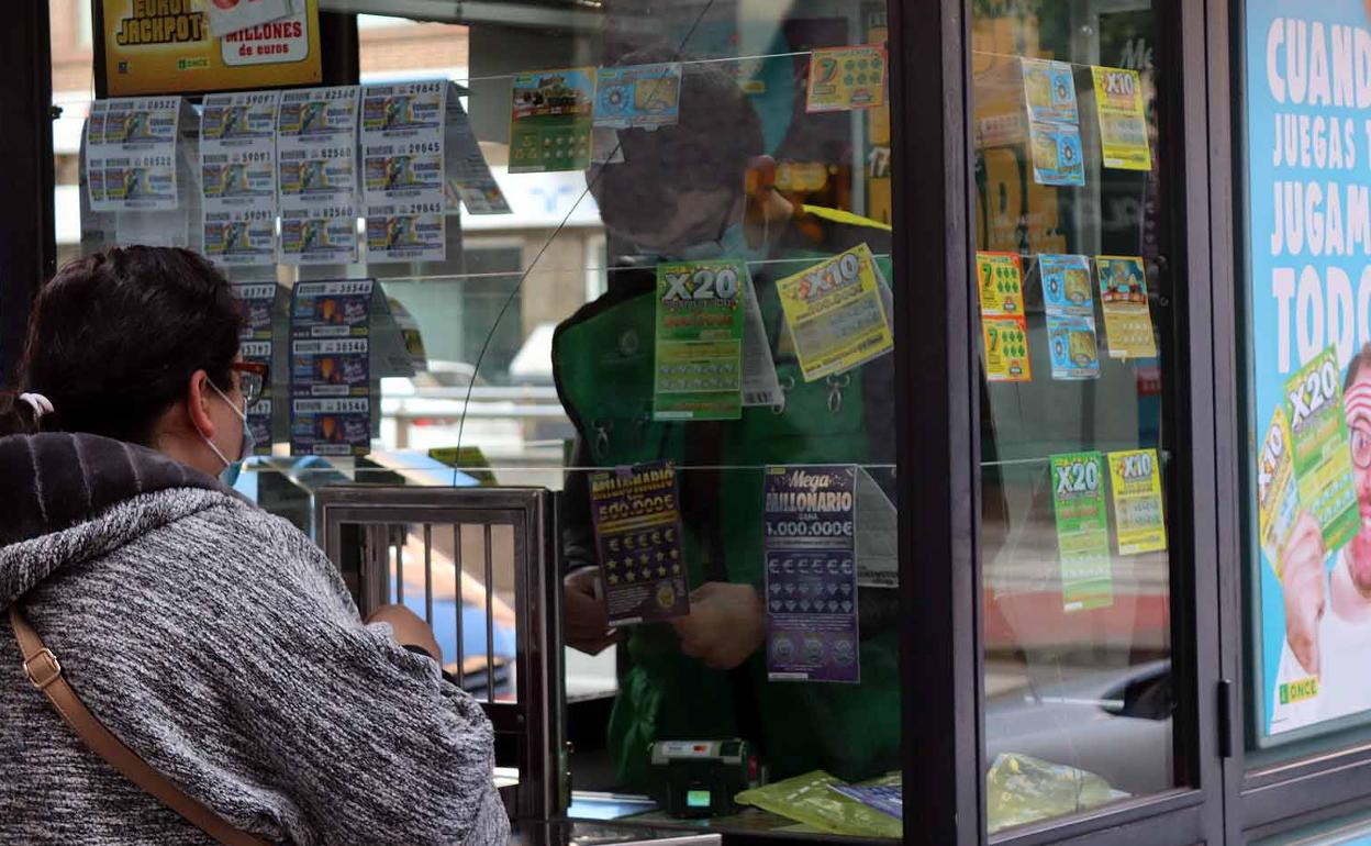 Los vendedores de cupones devuelven «la suerte para hoy» a las calles de Burgos