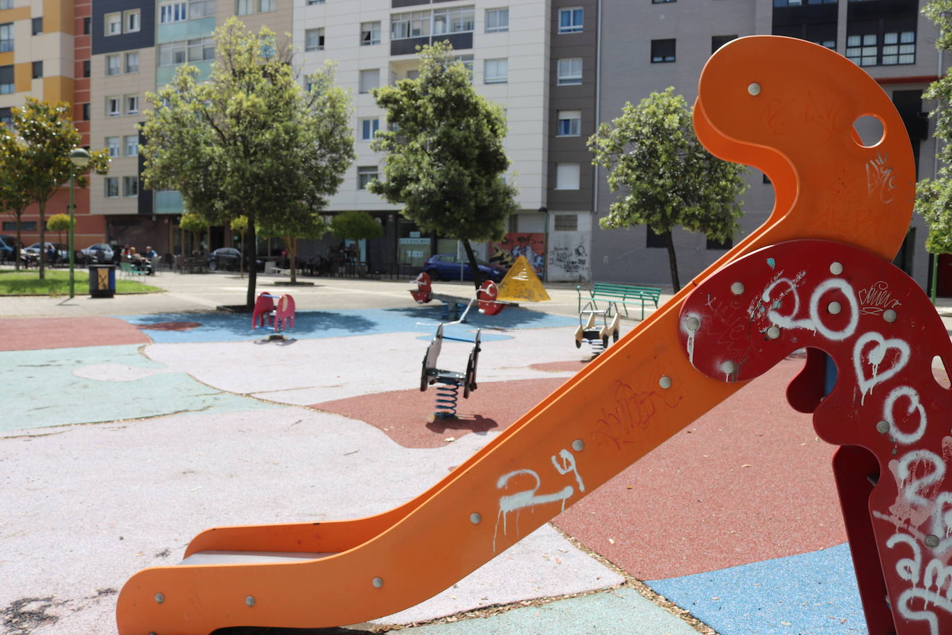 Fotos: Burgos alcanza la fase 3 con los parques infantiles y las pistas deportivas precintadas