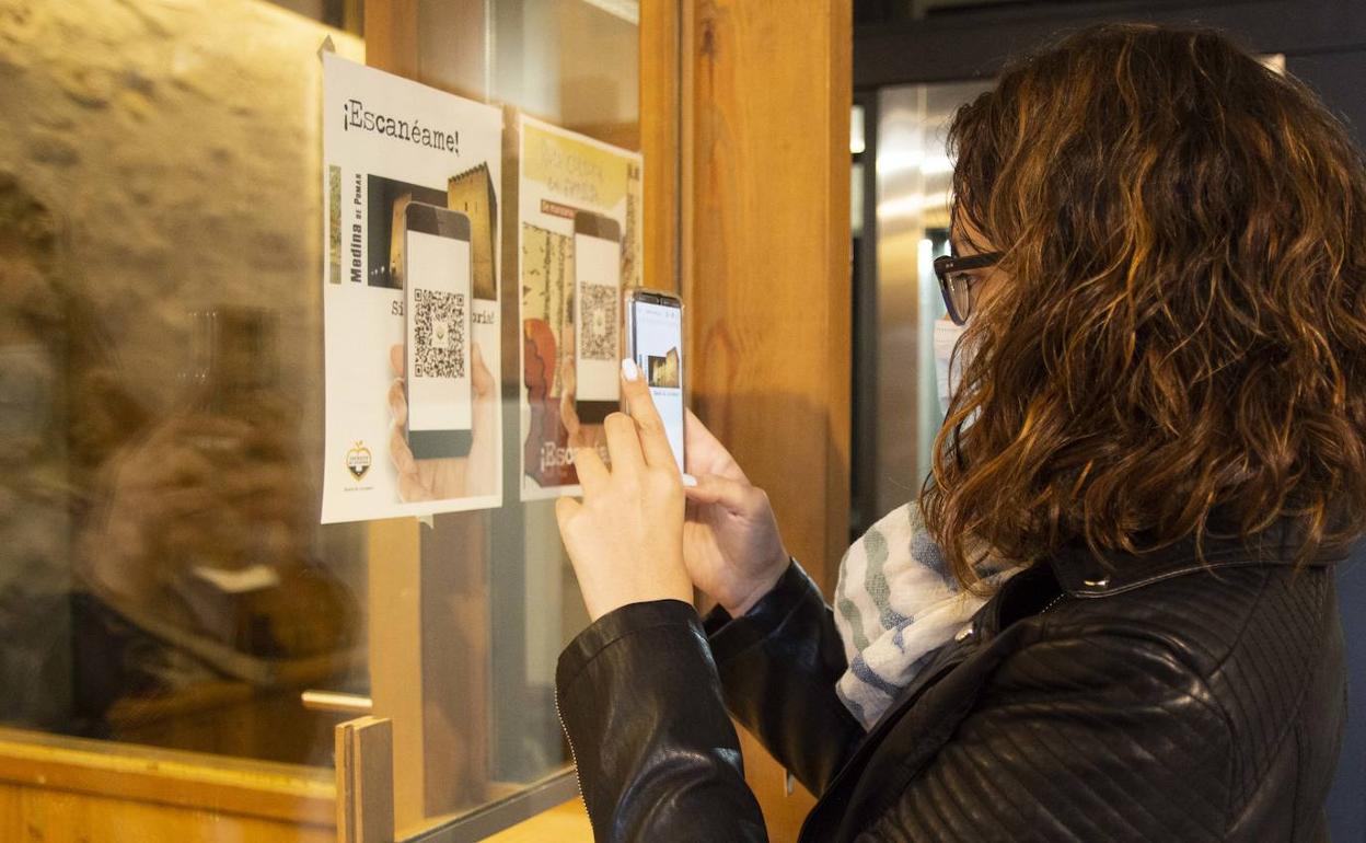 Los folletos turísticos en papel se sustituyen por códigos QR.