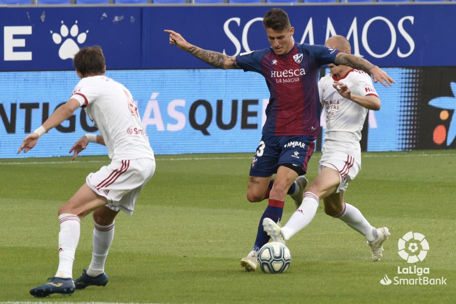 Fotos: El Mirandés da la sorpresa en Huesca