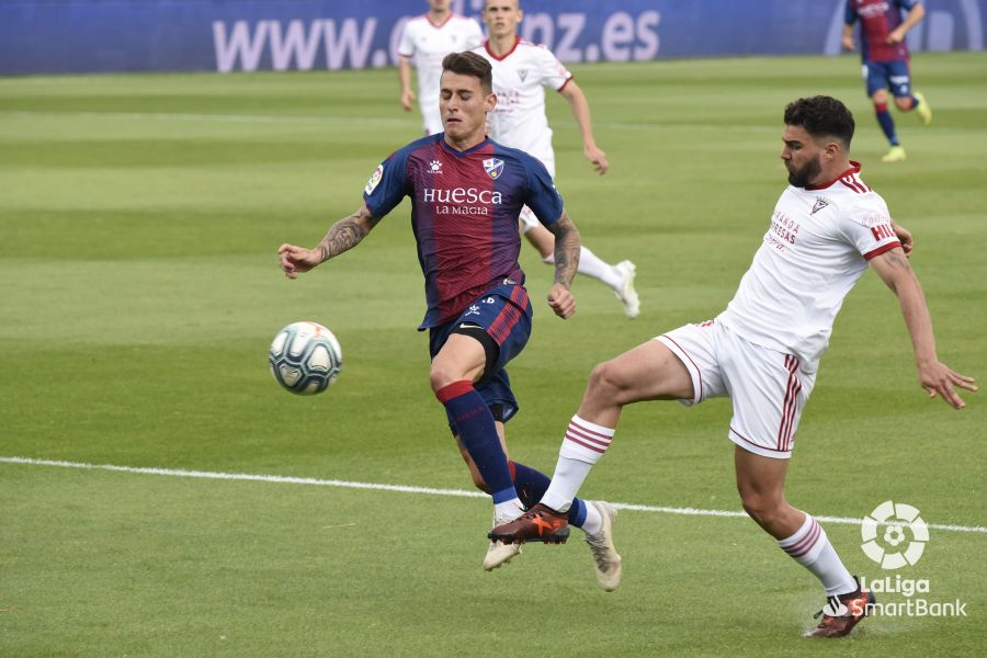 Fotos: El Mirandés da la sorpresa en Huesca