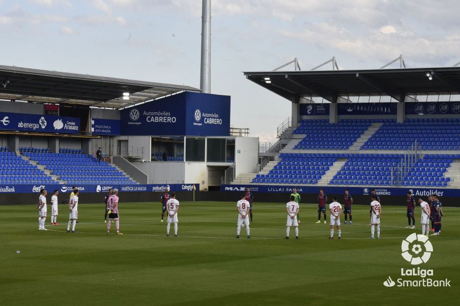 Fotos: El Mirandés da la sorpresa en Huesca