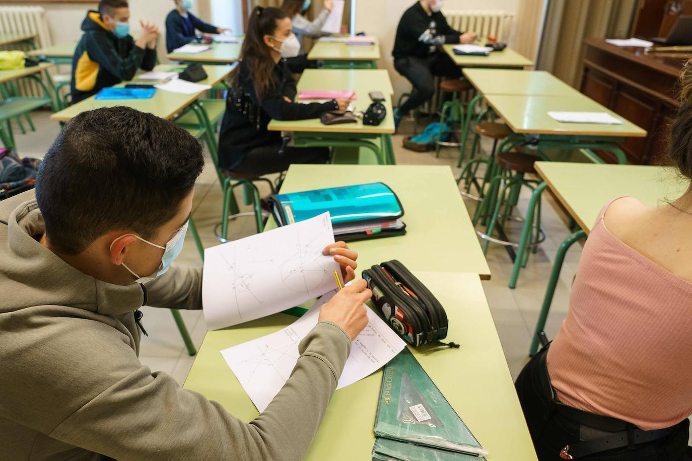 Fotos: Mascarillas, geles y distanciamiento: nuevos aliados en la extraña vuelta a las aulas de los alumnos burgaleses