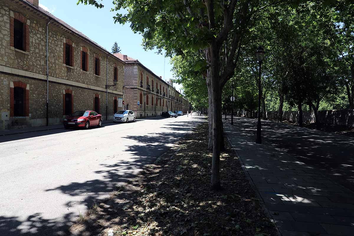 El recinto de El Parral permanece cerrado, al igual que el monasterio de las Huelgas | Hasta estos puntos se han acercado muchos burgaleses hoy para sacar una foto «histórica» mientras que la tradicional jira por El Parral tendrá que esperar un año más. 