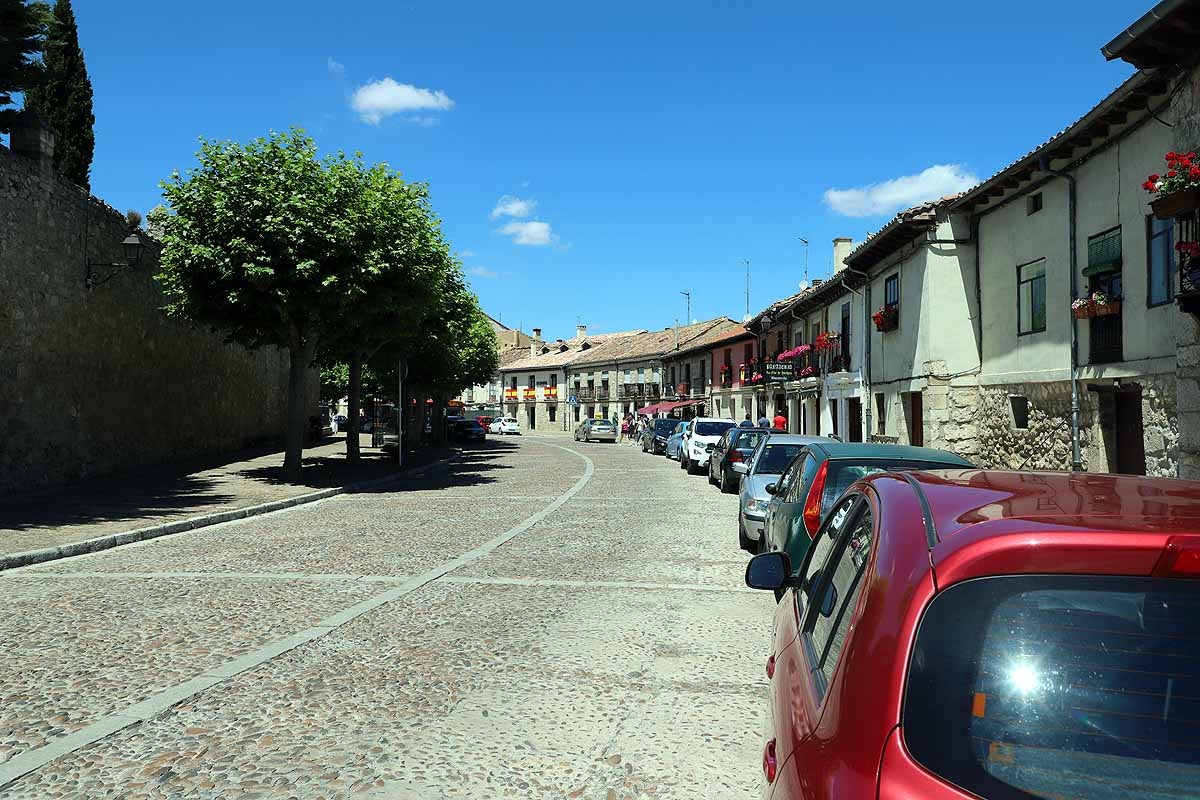 El recinto de El Parral permanece cerrado, al igual que el monasterio de las Huelgas | Hasta estos puntos se han acercado muchos burgaleses hoy para sacar una foto «histórica» mientras que la tradicional jira por El Parral tendrá que esperar un año más. 