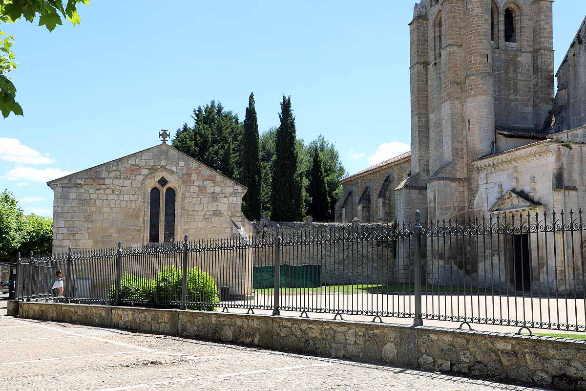 El recinto de El Parral permanece cerrado, al igual que el monasterio de las Huelgas | Hasta estos puntos se han acercado muchos burgaleses hoy para sacar una foto «histórica» mientras que la tradicional jira por El Parral tendrá que esperar un año más. 