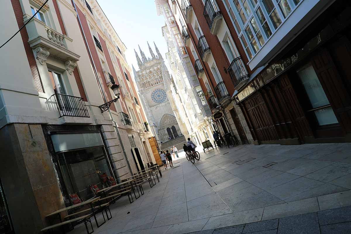 En un Curpillos sin celebración, sin jira por El Parral, sin movimiento en el monasterio de las Huelgas la actividad se ha trasladado al centro de la ciudad. Burgos no ha celebrado el Curpillos debido a la pandemia de la covid-19 pero muchos burgaleses no han tenido que trabajar. El centro de la ciudad se ha llenado de gente con establecimientos de hostelería que otros años permanecen cerrados debido a que la actividad en este día estaría en el recinto de El Parral, hoy cerrado.