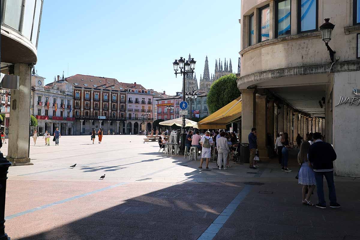 En un Curpillos sin celebración, sin jira por El Parral, sin movimiento en el monasterio de las Huelgas la actividad se ha trasladado al centro de la ciudad. Burgos no ha celebrado el Curpillos debido a la pandemia de la covid-19 pero muchos burgaleses no han tenido que trabajar. El centro de la ciudad se ha llenado de gente con establecimientos de hostelería que otros años permanecen cerrados debido a que la actividad en este día estaría en el recinto de El Parral, hoy cerrado.