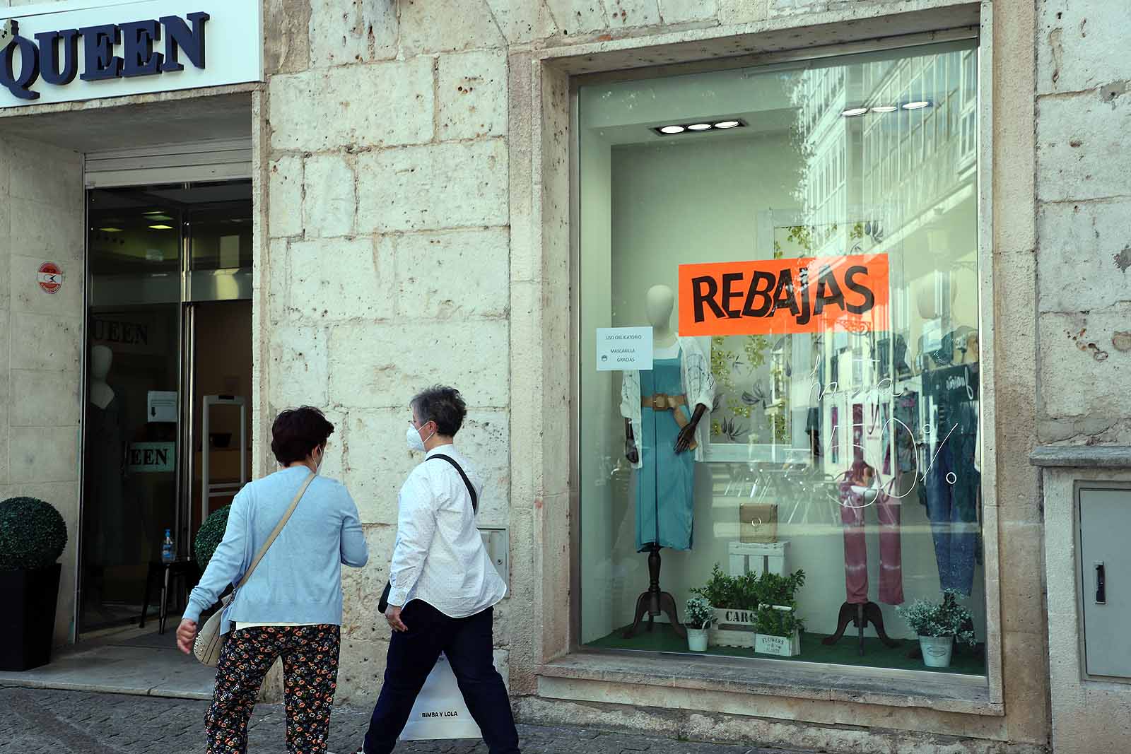 Fotos: Las rebajas se adelantan en las grandes cadenas textiles