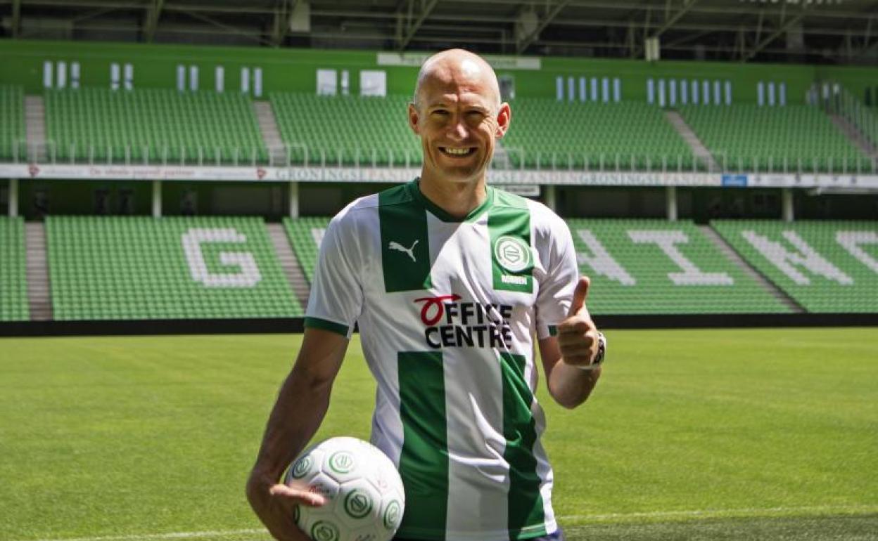 Arjen Robben, durante su presentación en el estadio del Groningen. 