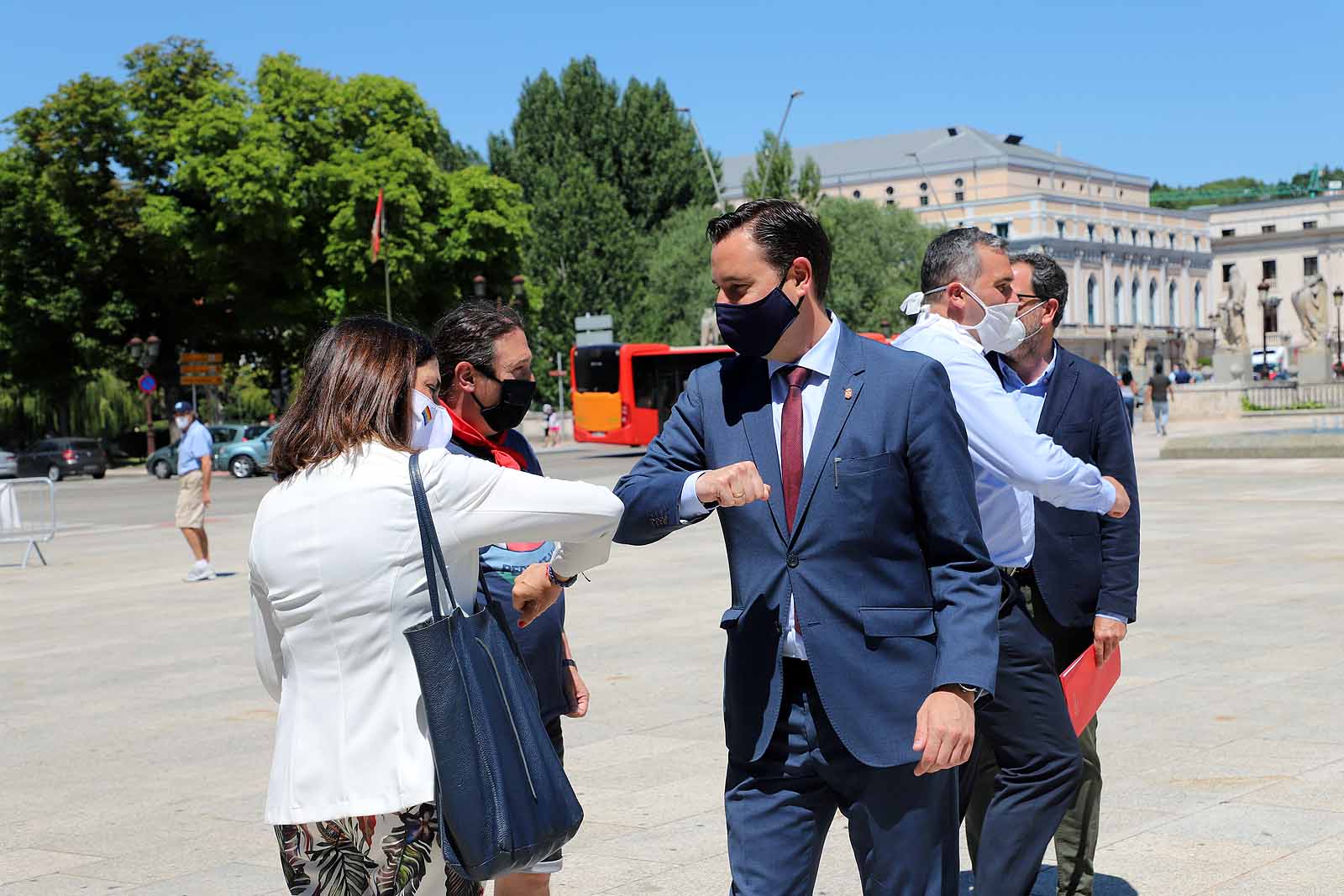 Fotos: El Ayuntamiento recibe al San Pablo Burgos