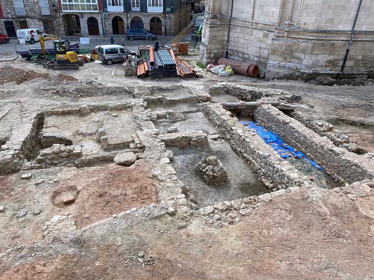 Fotos: Los burgaleses conocen a pie de obra el nuevo proyecto para Las Llanas