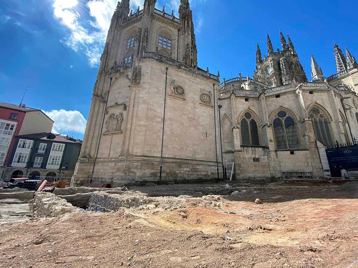 Fotos: Los burgaleses conocen a pie de obra el nuevo proyecto para Las Llanas