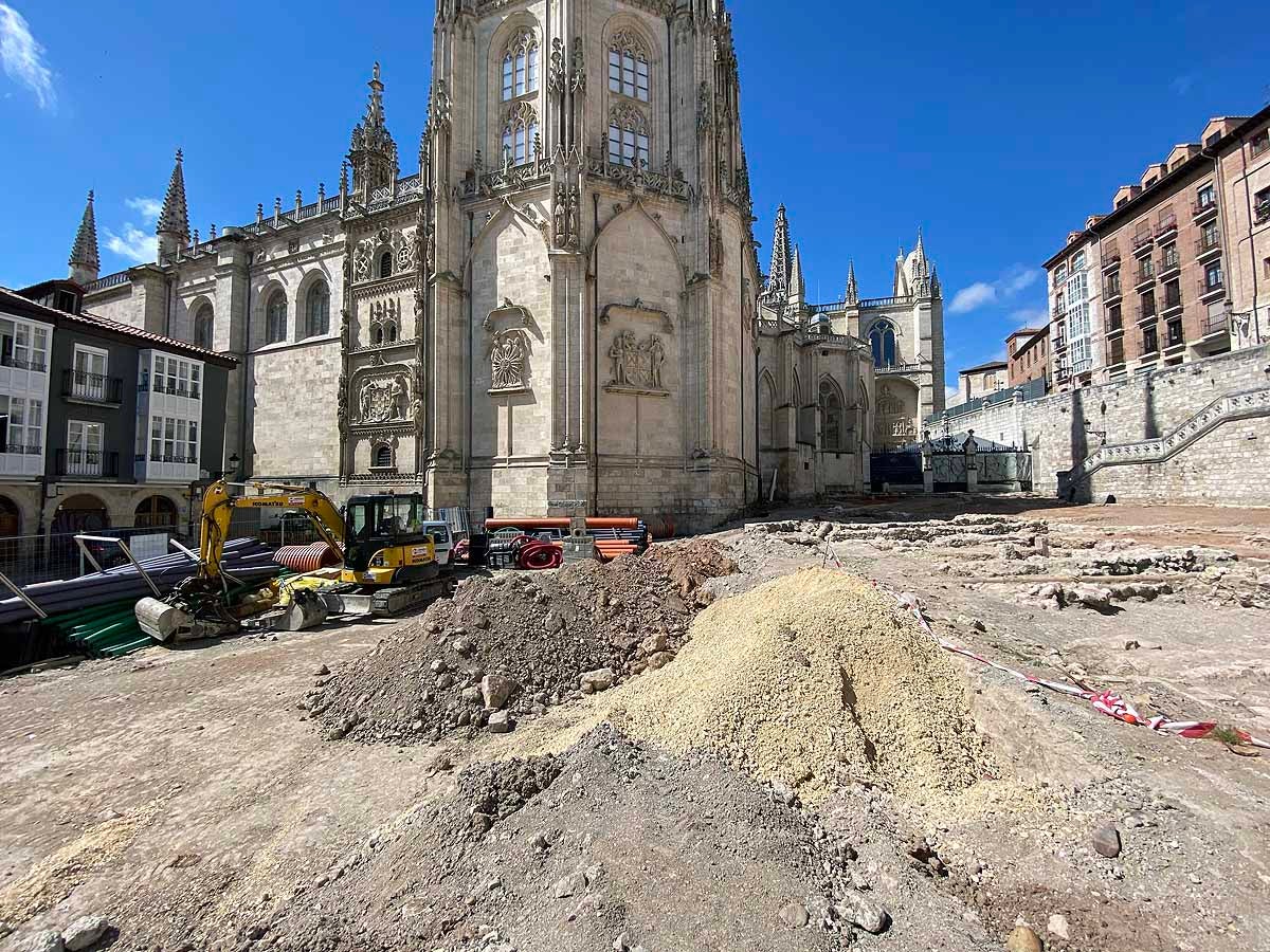 Fotos: Los burgaleses conocen a pie de obra el nuevo proyecto para Las Llanas