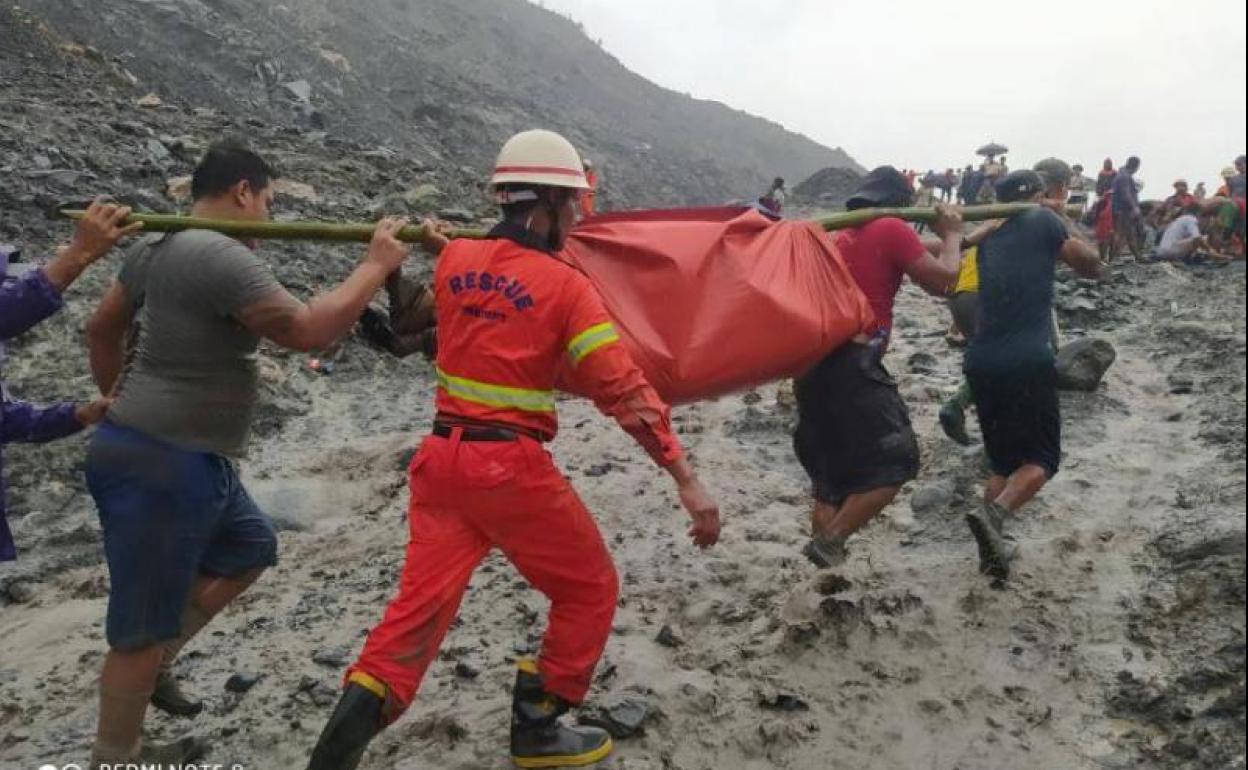 Al menos 113 muertos tras un accidente en una mina de jade en Birmania