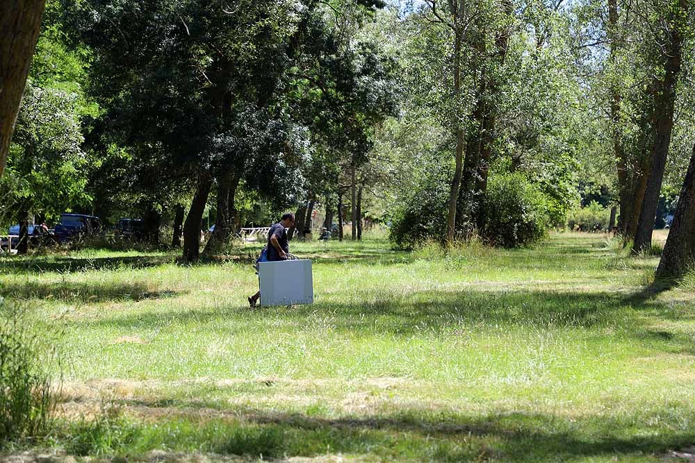 Fotos: Fuentes Blancas, como un domingo de verano cualquier el día del Burgalés Ausente