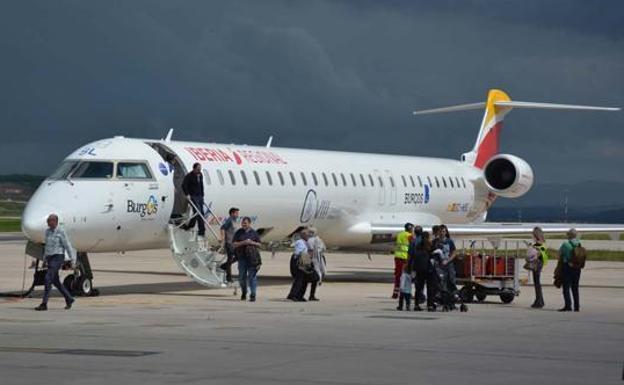 Podemos considera «perniciosa» la oferta de Air Nostrum de eliminar los vuelos de los martes de Burgos a Barcelona