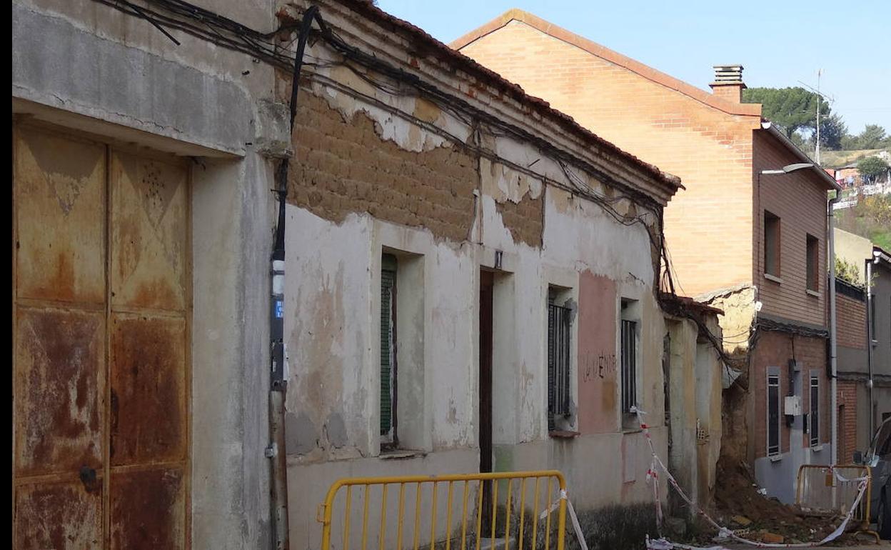 Imagen de archivo de una casa en ruinas. 