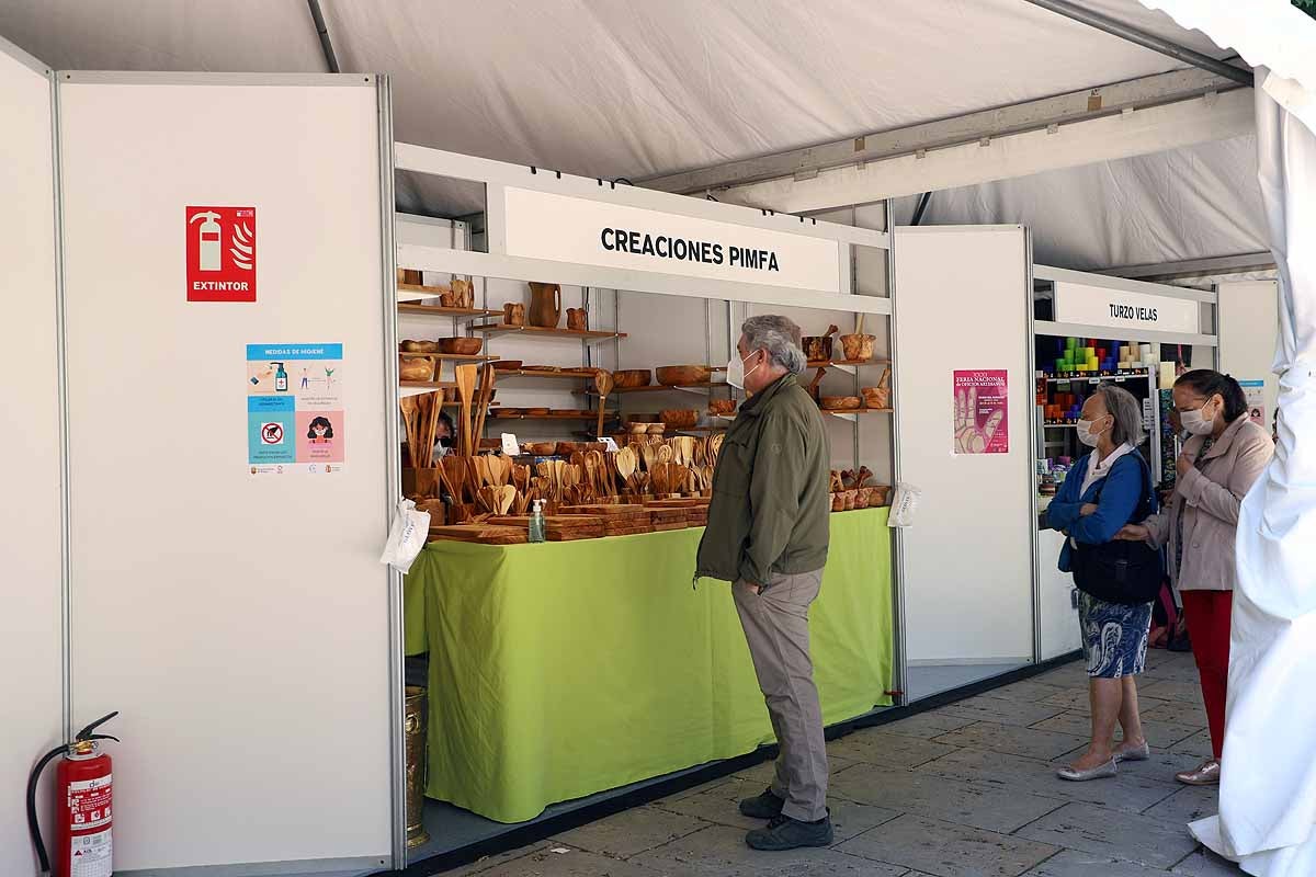 Fotos: La Feria de Artesanía se adapta a la nueva normalidad en Burgos