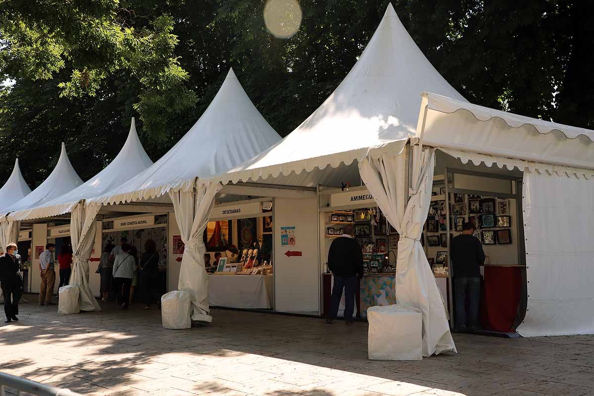 Fotos: La Feria de Artesanía se adapta a la nueva normalidad en Burgos