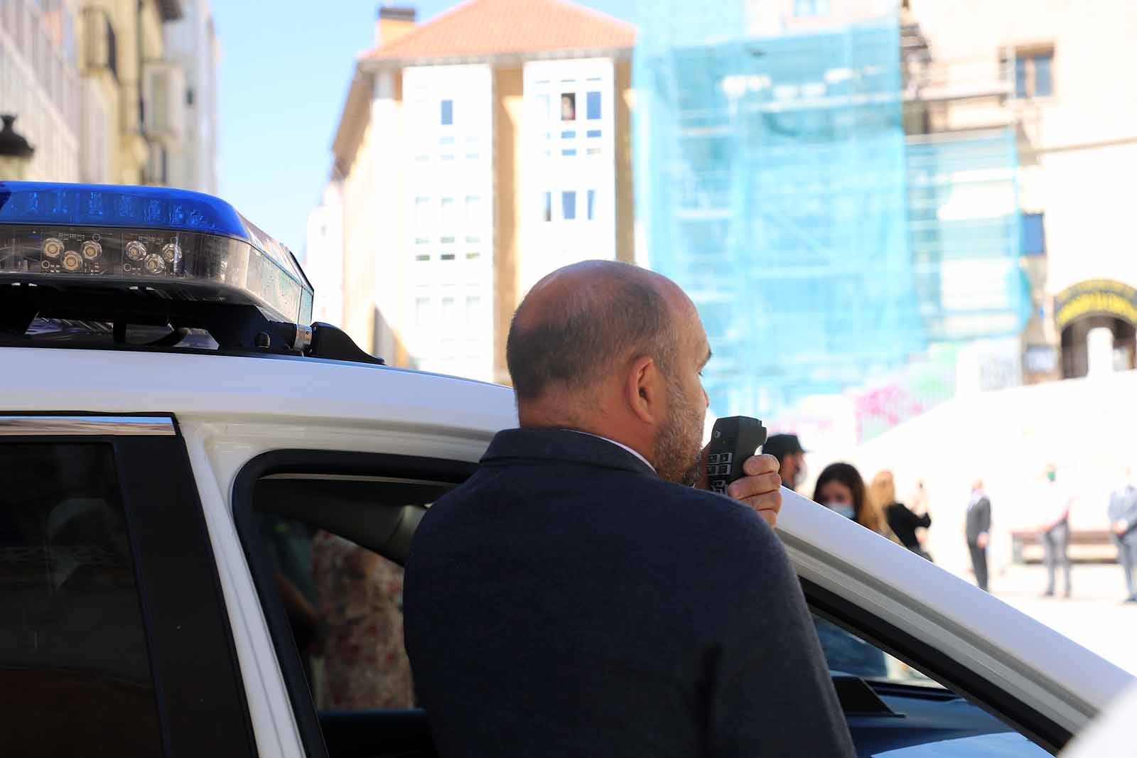 Fotos: Las Federaciones de Hostelería y Comercio homenajean a las víctimas de pandemia