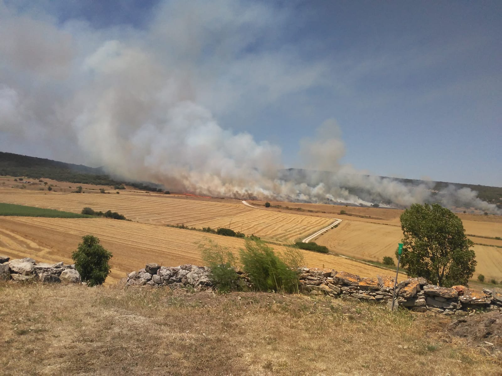 Fotos: Incendio en Junta de Traslaloma