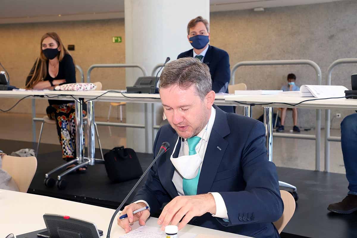 Fotos: Homenaje a Javier Lacalle en su último pleno en Burgos
