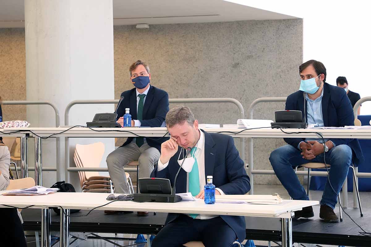 Fotos: Homenaje a Javier Lacalle en su último pleno en Burgos