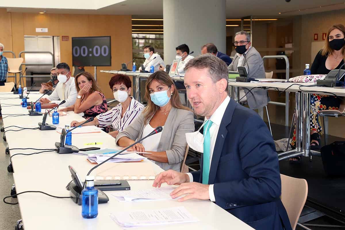 Fotos: Homenaje a Javier Lacalle en su último pleno en Burgos